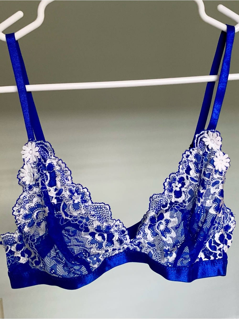 💥4/$15 Royal Blue and White Floral Lace Sheer Bralette Size XL